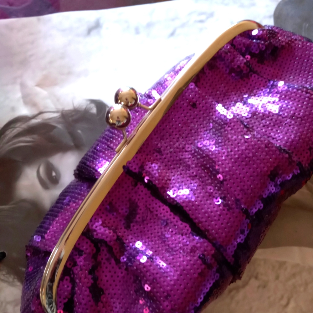 Fuchsia sequins 👛 - Picture 6 of 6